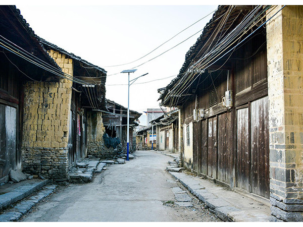 新農(nóng)村道路建設(shè)太陽能路燈