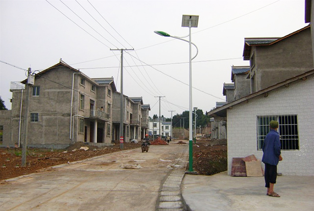 農(nóng)村太陽(yáng)能路燈價(jià)格