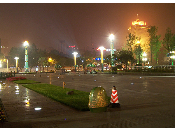 廣場(chǎng)LED景觀燈